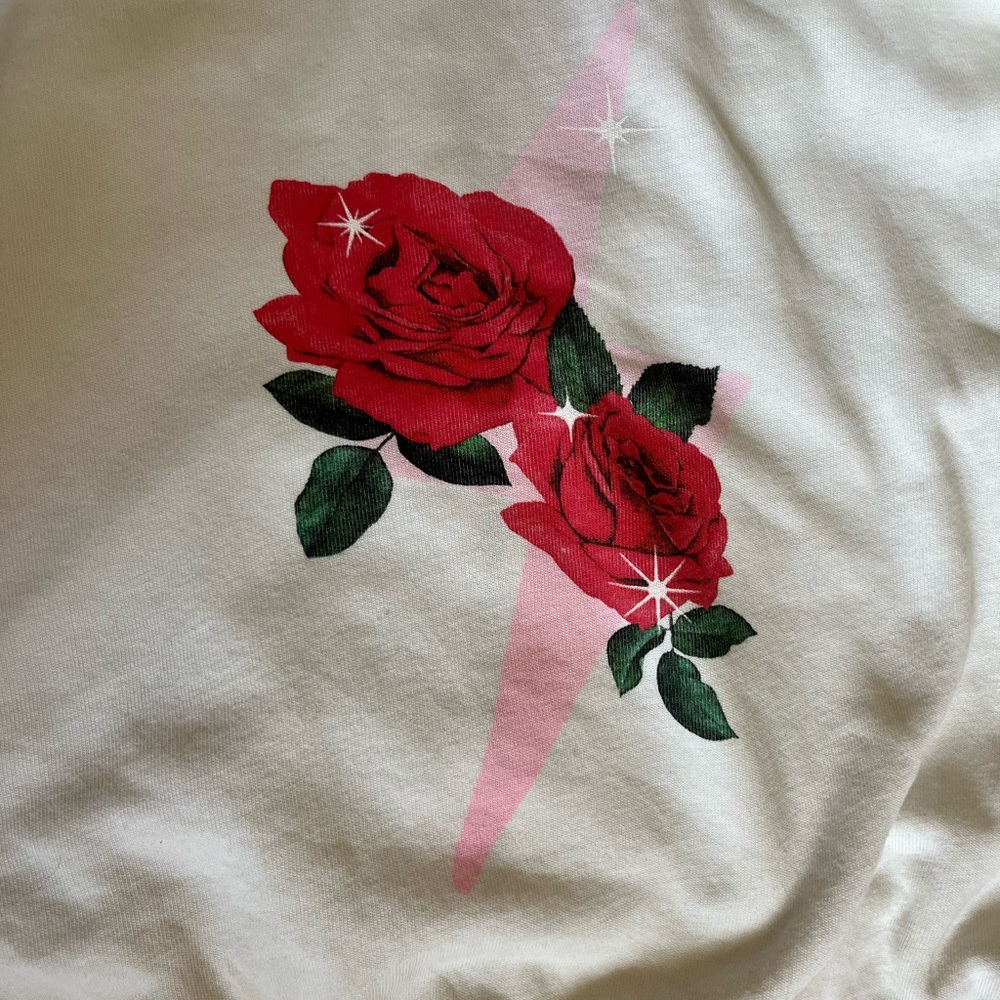 Wildfox with Roses - Picture 4 of 5